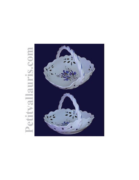 Panier ajouré en faience blanche décor artisanal motifs fleurs bleue Diamètre 26 cm