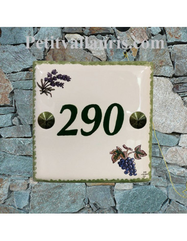 Plaque numéro de Maison en faience émaillée motifs brins de lavandes et grappe de raisin + chiffre personnalisé en vert