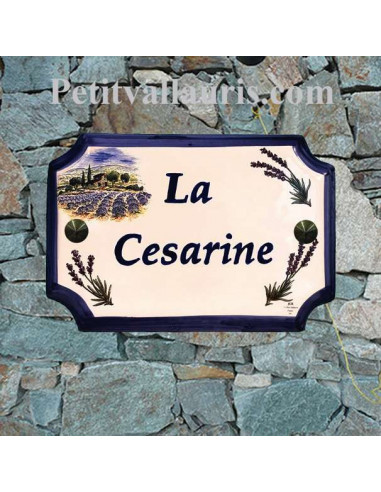 Plaque de Maison céramique décor récolte bastide provençale et brins de lavande inscription personnalisée bleue