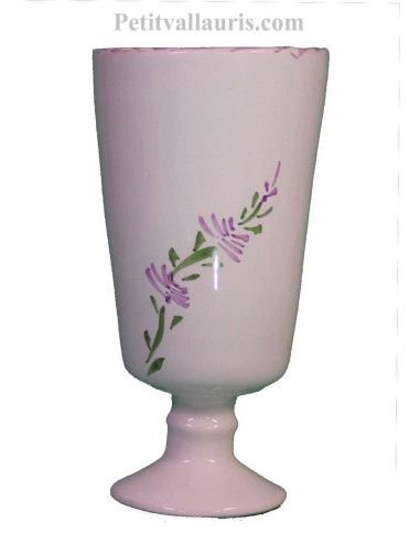 Mazagran - verre sur pied en faience blanche décor décor artisanal fleurs de lavande mauve-parme collection Nana'60