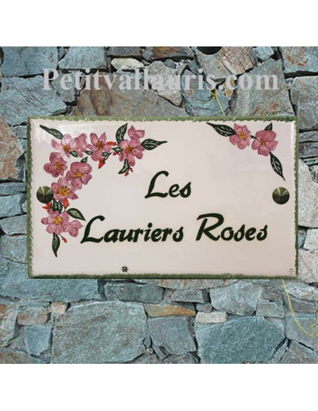 Plaque rectangulaire pour maison en céramique émaillée décor motif artisanal lauriers roses + personnalisation