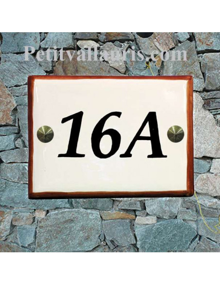 plaque de villa en céramique émaillée blanche bord ocre + inscription personnalisée