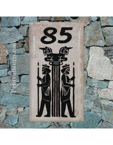 Plaque de Maison en céramique émaillée rectangle décor colonnes de persepolis + inscription personnalisée