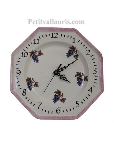 Horloge-pendule octogonale murale en faïence blanche motifs décor grappes de raisin avec bordure parme