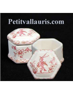 Boîte miniature de forme hexagonale en faience blanche motif tradition rose