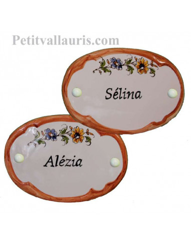 Plaque de porte en faience blanche modèle ovale bord couleur ocre décor fleurs polychrome avec personnalisation