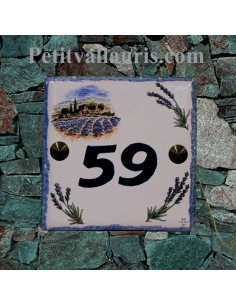 Plaque numéro de maison en faience émaillée motif paysage provençal et brins de lavandes + chiffre personnalisable bleu