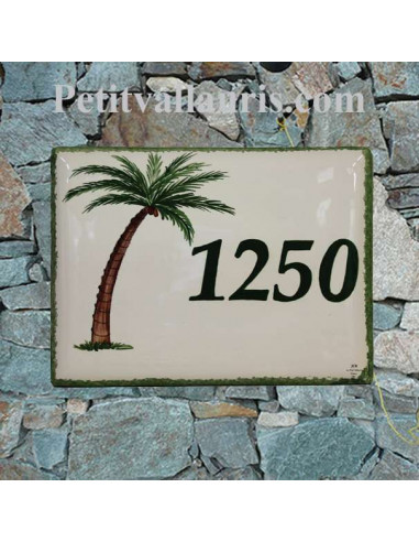 plaque de maison céramique décor palmier et chaises longues inscription personnalisée couleur verte
