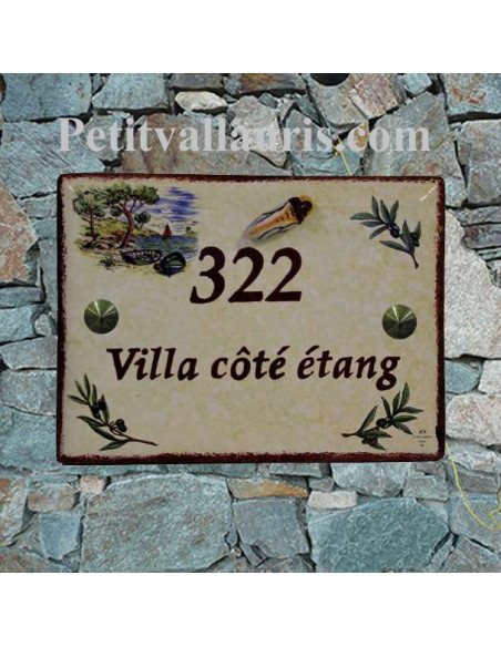 Plaque de maison céramique décor calanque et brins d'olives + fond jaune pierre + inscription personnalisée