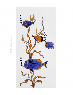 Décor sur grand carreau de 30 x 60 en faience motif artisanal poissons tropicaux