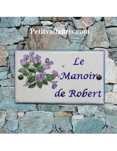Plaque pour maison en faïence motif artisanal Les Violettes + inscription personnalisée