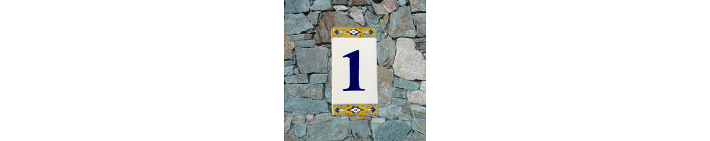 Plaque en faïence 15 x7,5 cm au détail avec numéro et motif Arabesque