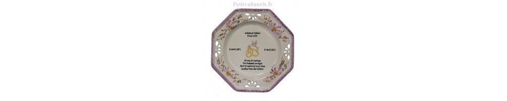 Assiette modèle octogonale avec gravure personnalisée et originale pour souvenir et cadeau de mariage fabriquée en france