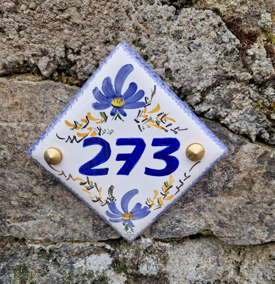 plaque numero de maison carree 12x12  fleurs bleu